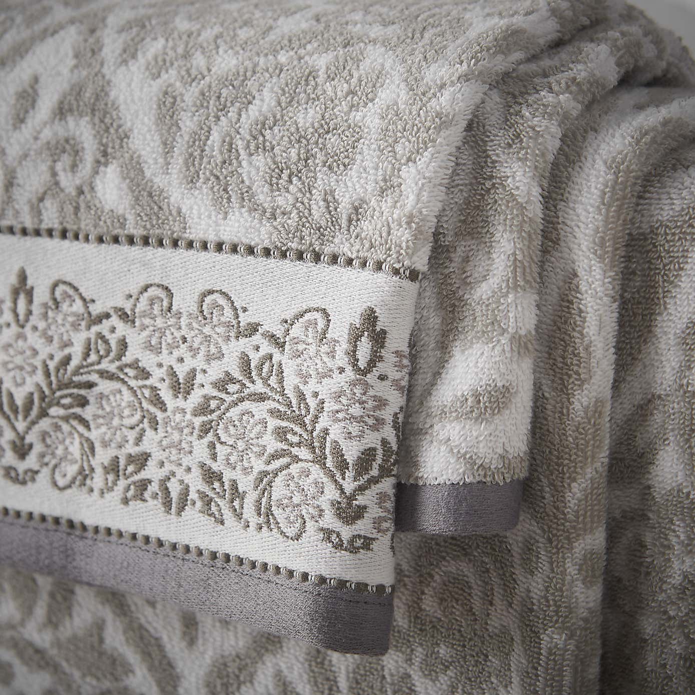 Carousel zoom image position 2 of 4