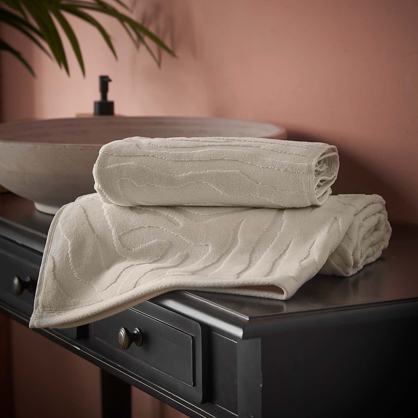 Carousel zoom image position 2 of 4