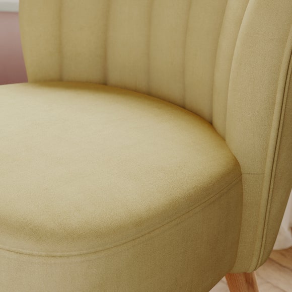 Carousel navigation image position 3 of 9