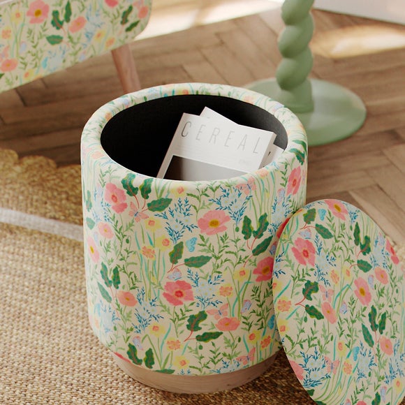 Carousel navigation image position 3 of 9