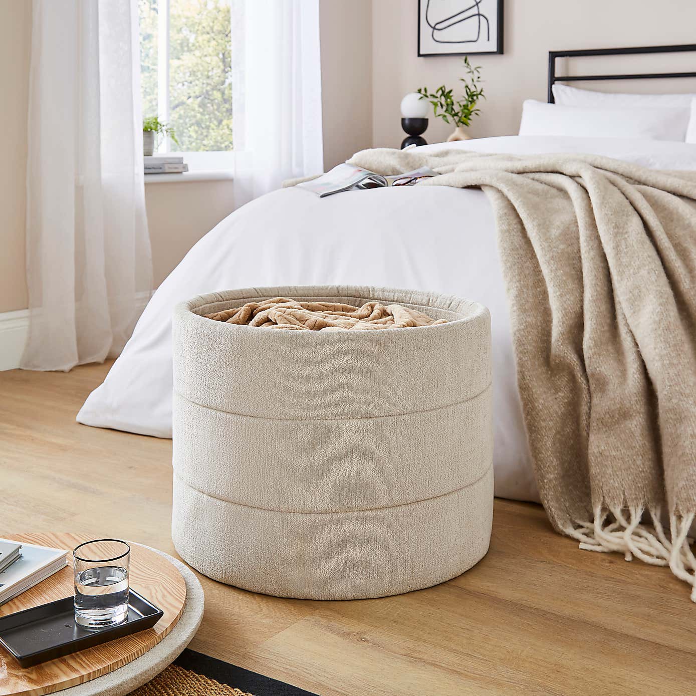 Carousel zoom image position 3 of 4