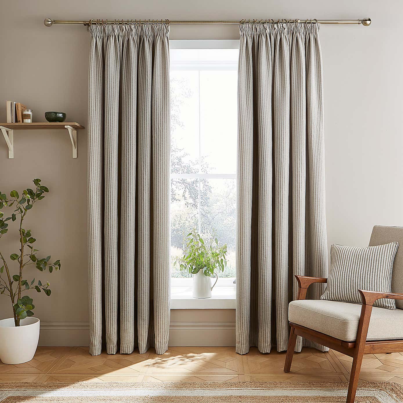 Carousel zoom image position 2 of 6