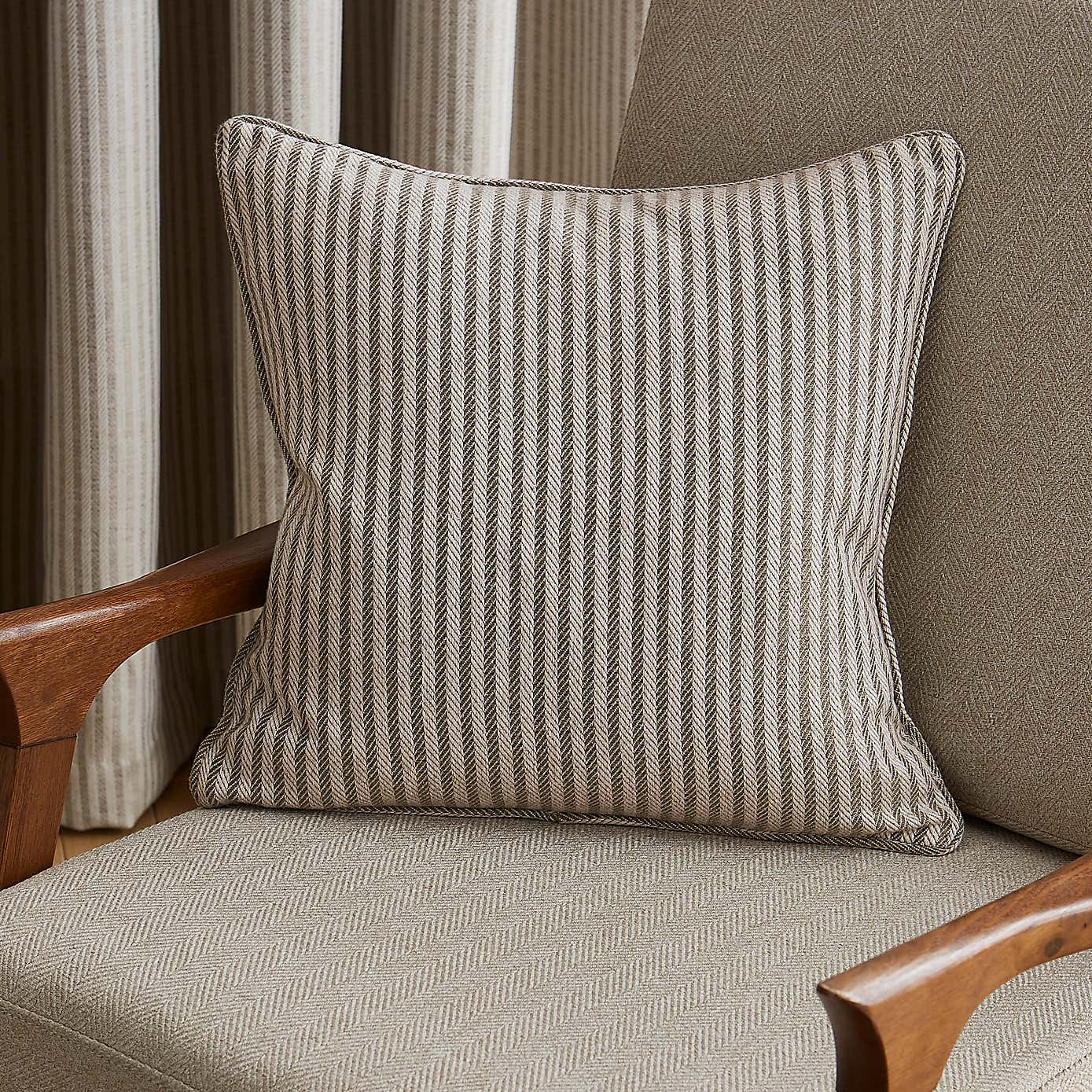 Carousel zoom image position 5 of 6