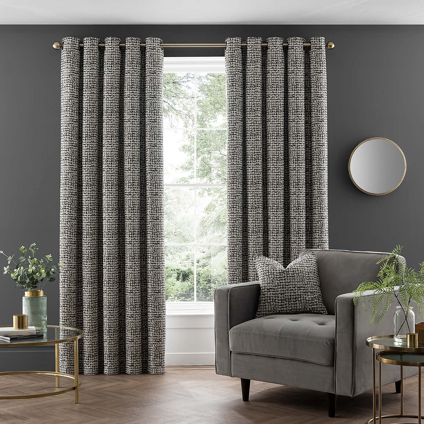 Carousel zoom image position 2 of 6