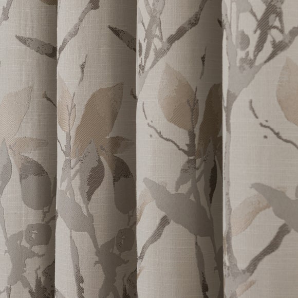 Carousel navigation image position 3 of 7