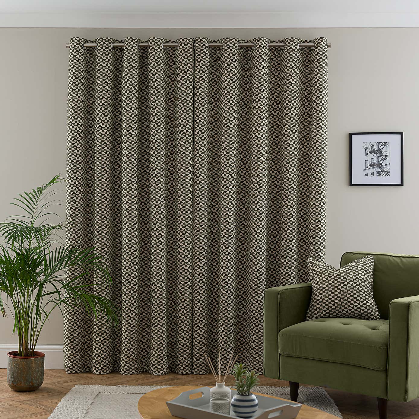 Carousel zoom image position 4 of 6