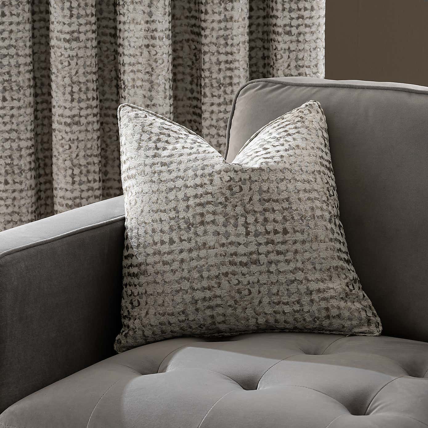 Carousel zoom image position 5 of 6