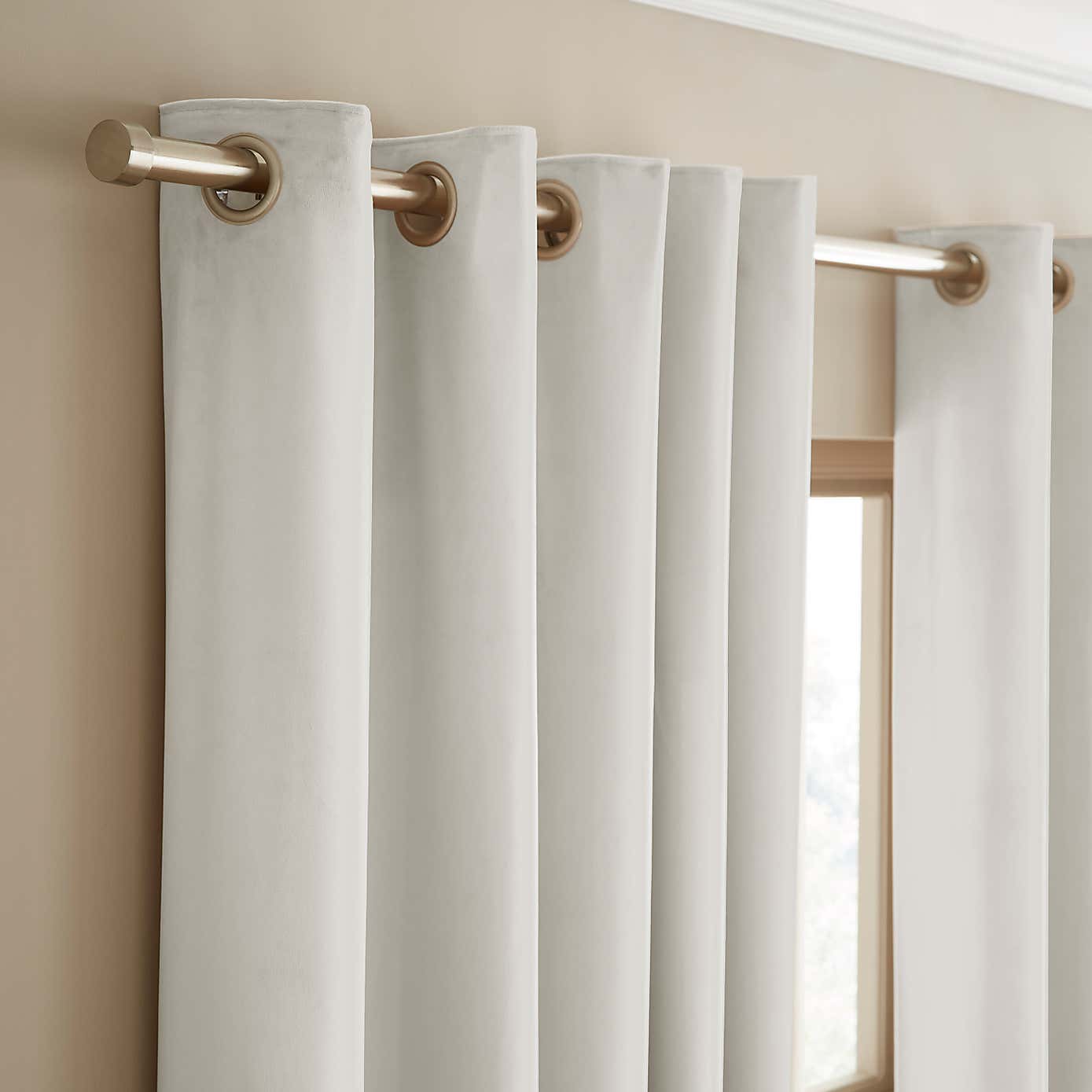 Carousel zoom image position 1 of 5