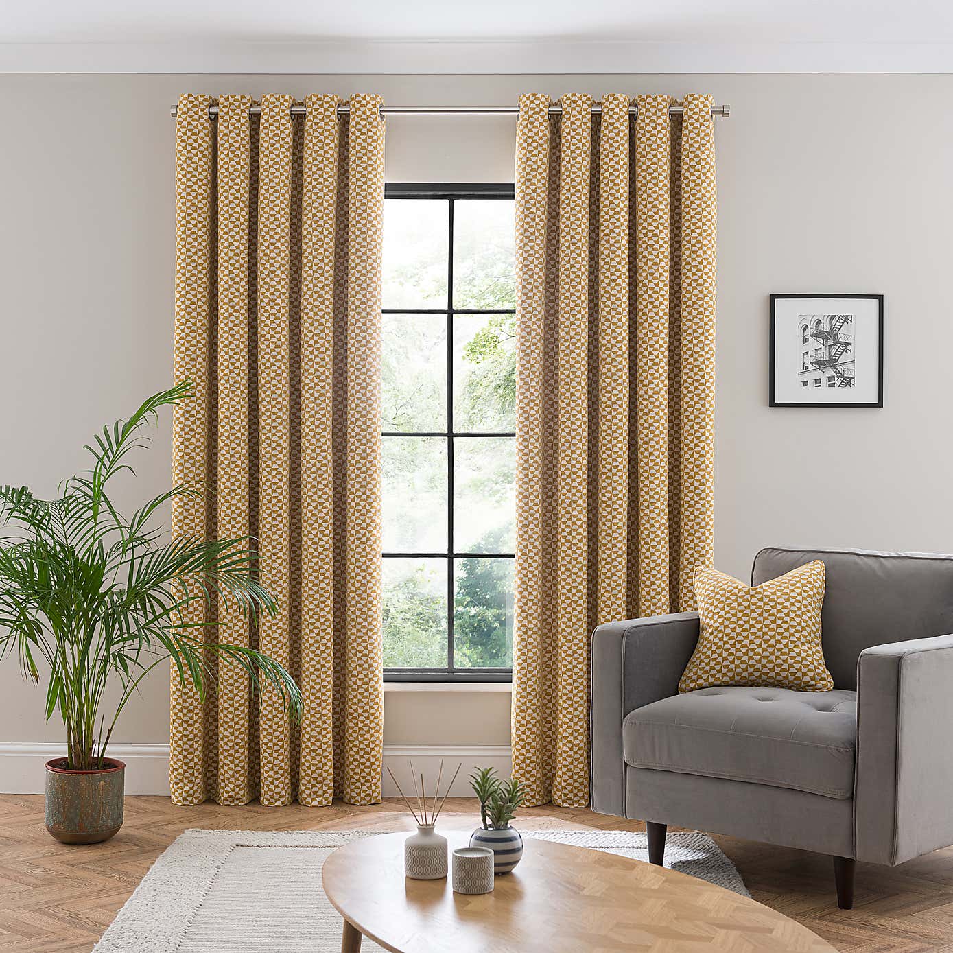 Carousel zoom image position 2 of 6