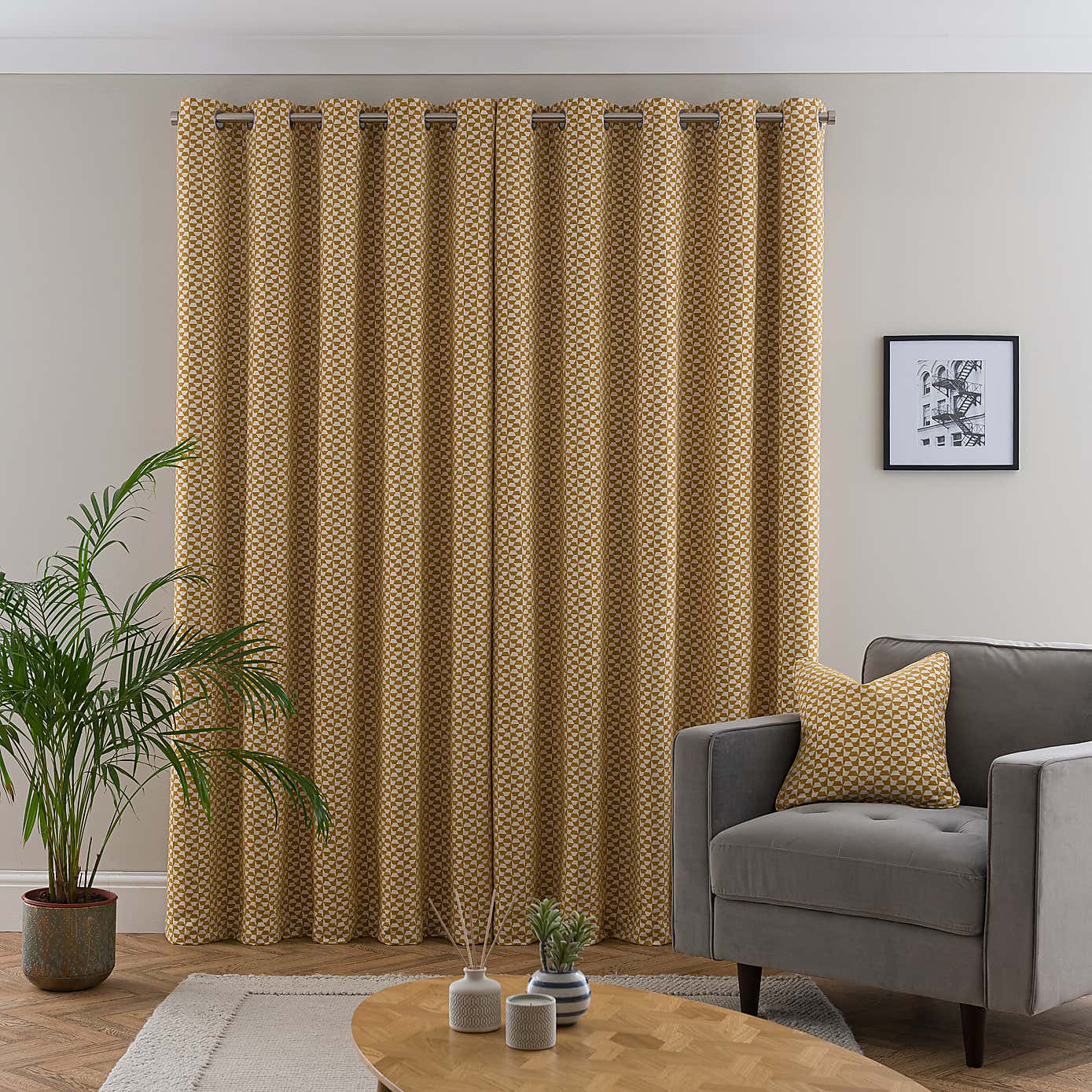 Carousel zoom image position 4 of 6