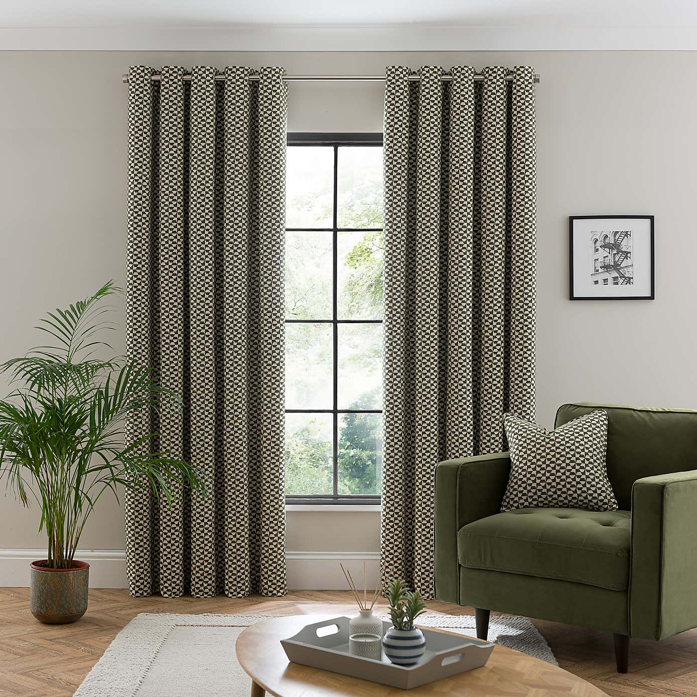 Carousel zoom image position 2 of 6