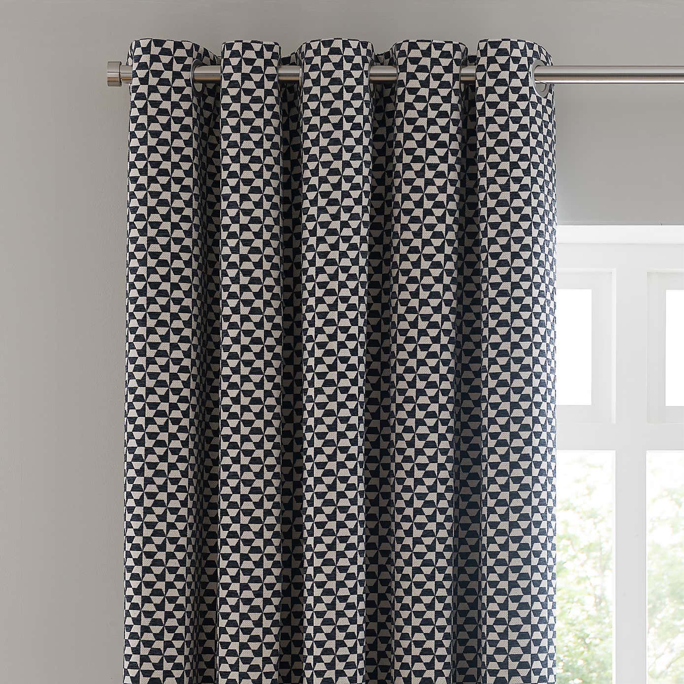 Carousel zoom image position 1 of 6