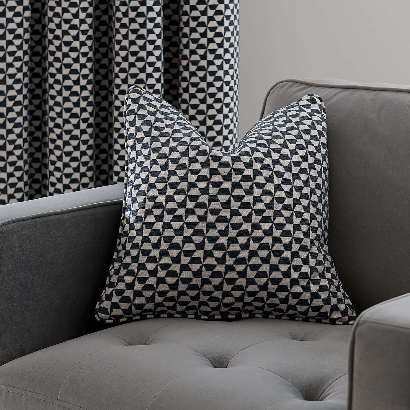 Carousel zoom image position 5 of 6