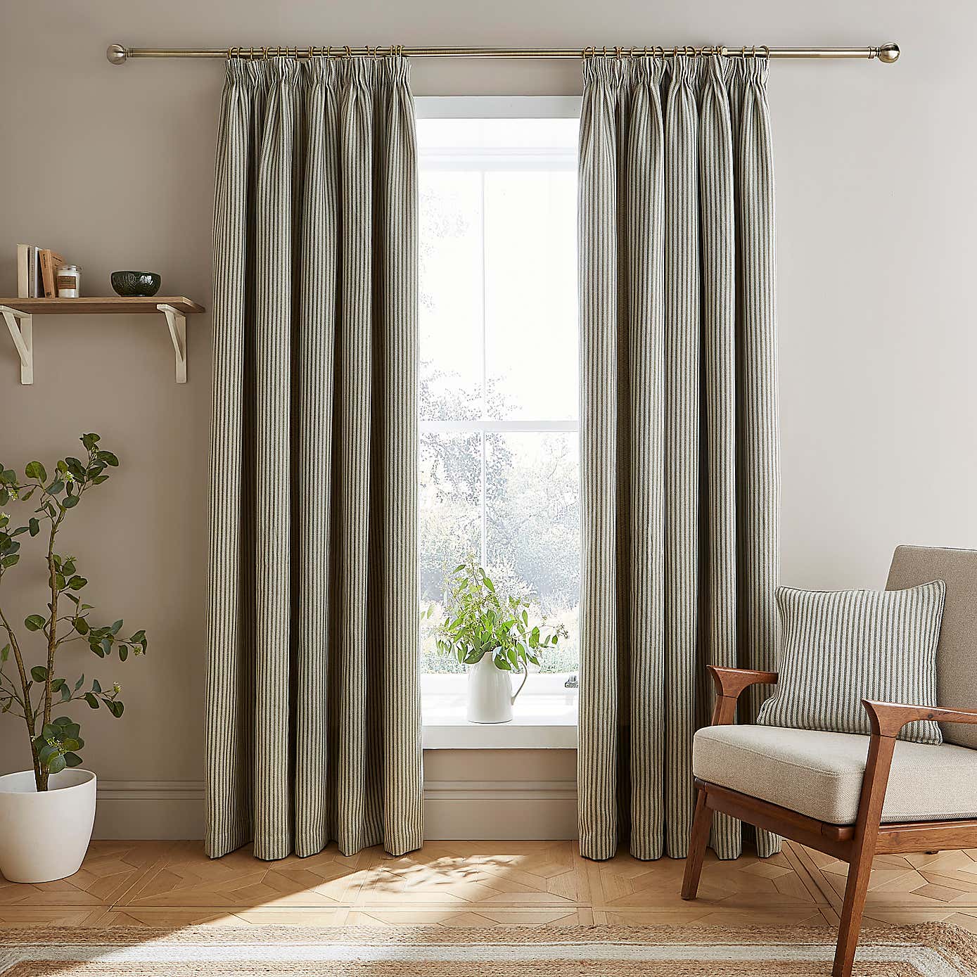 Carousel zoom image position 2 of 6