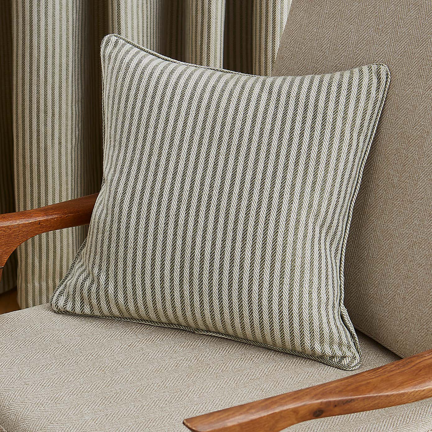 Carousel zoom image position 5 of 6