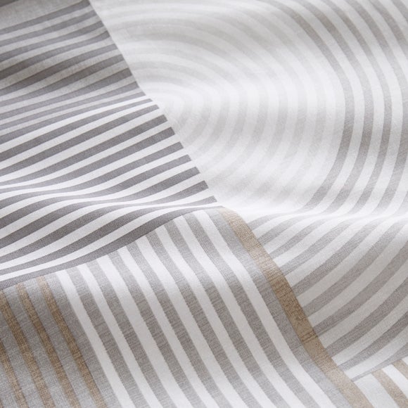 Carousel navigation image position 5 of 7