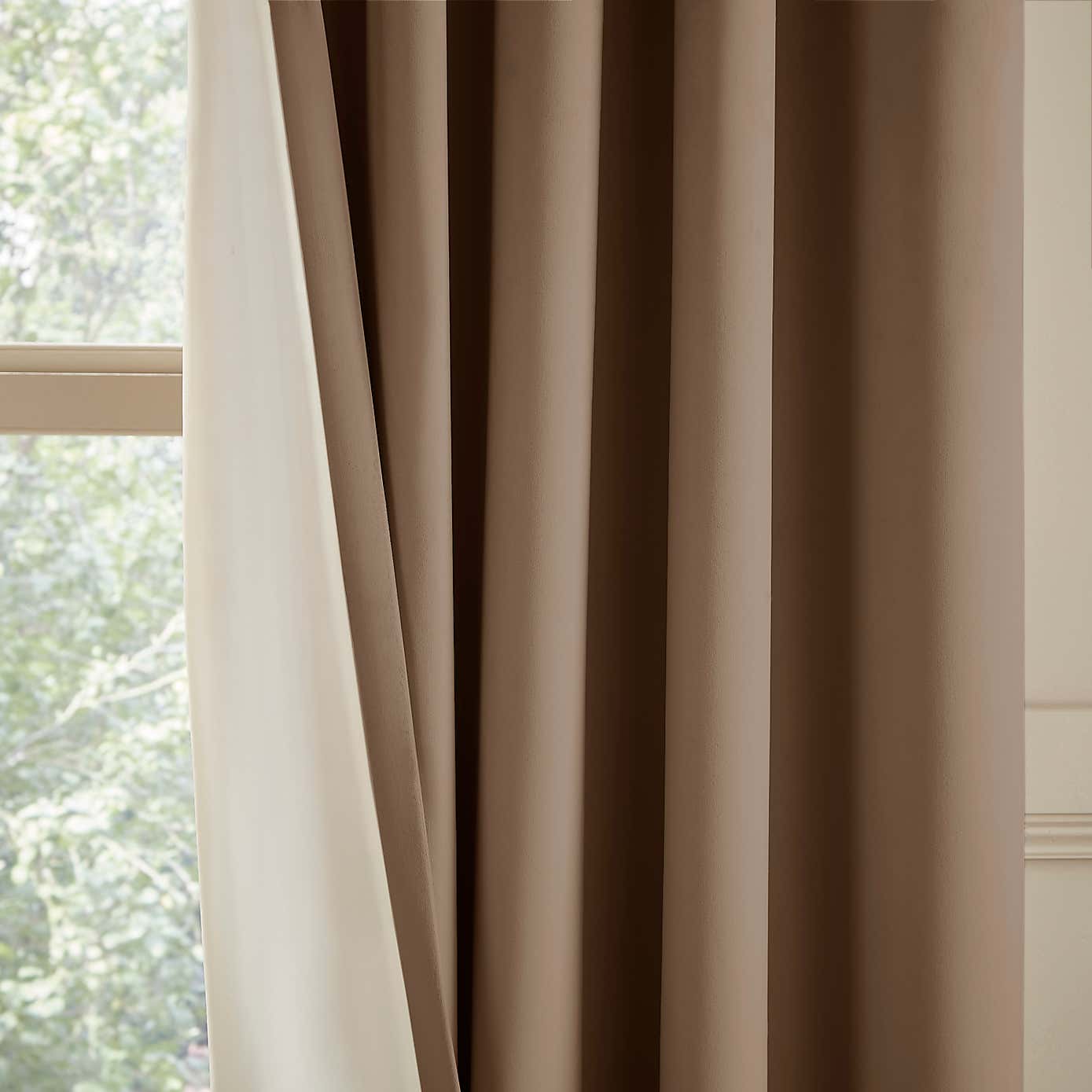 Carousel zoom image position 4 of 5