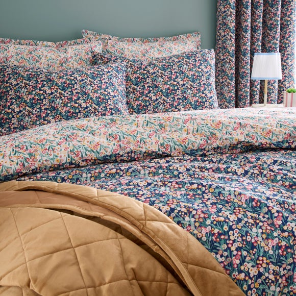 Carousel navigation image position 7 of 9