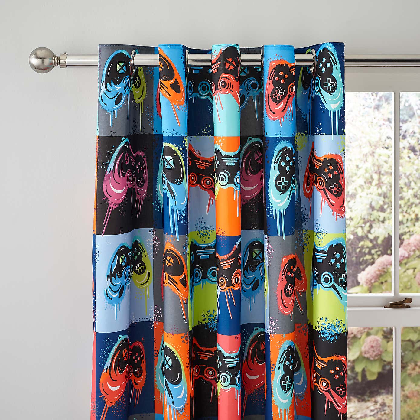 Carousel zoom image position 2 of 4