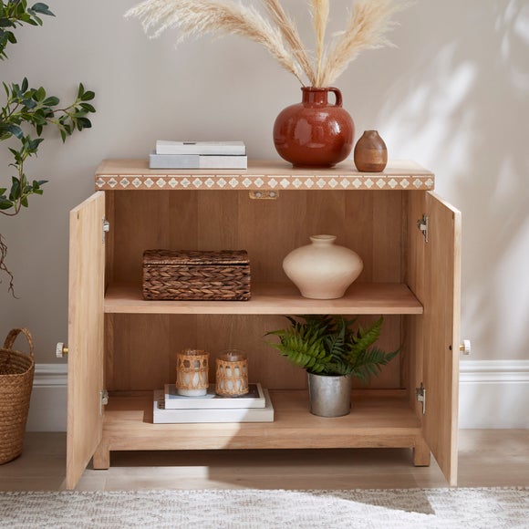 Carousel navigation image position 2 of 7