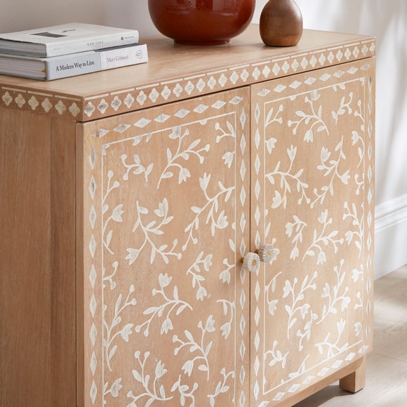 Carousel navigation image position 2 of 6