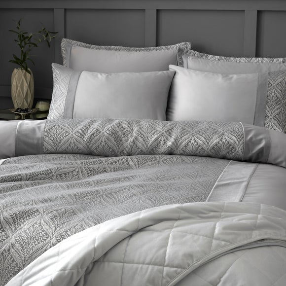 Carousel navigation image position 3 of 5