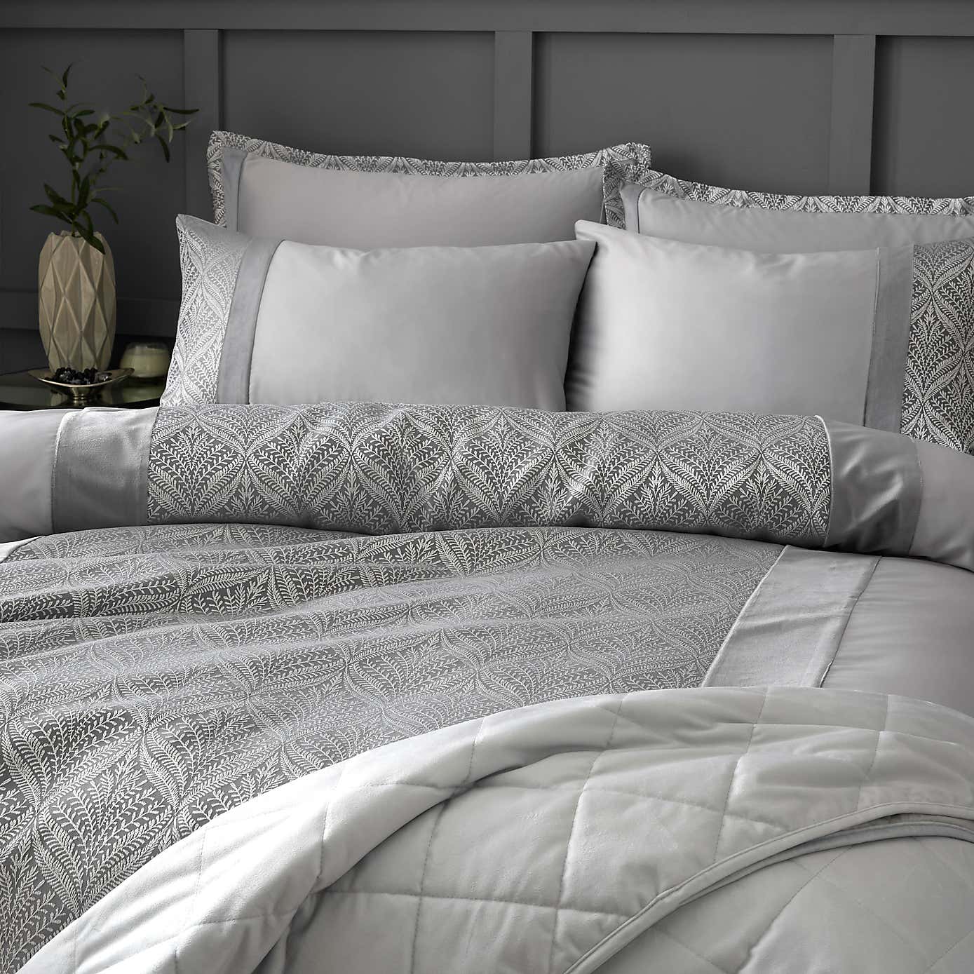 Carousel zoom image position 4 of 6