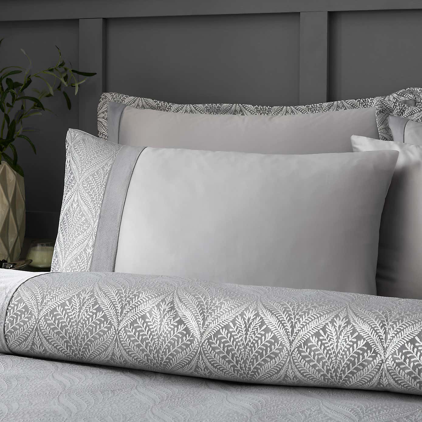 Carousel zoom image position 2 of 5