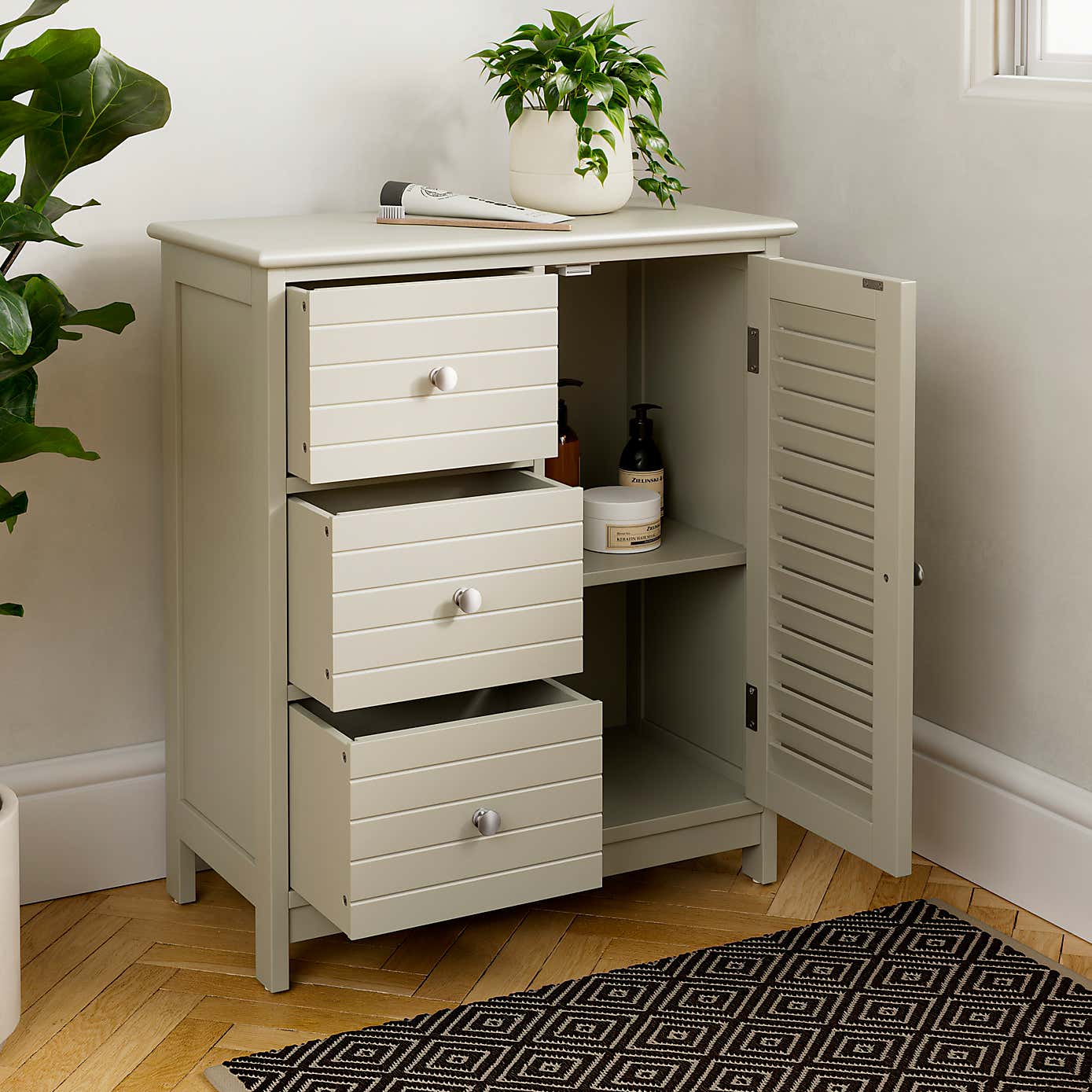 Carousel zoom image position 2 of 7