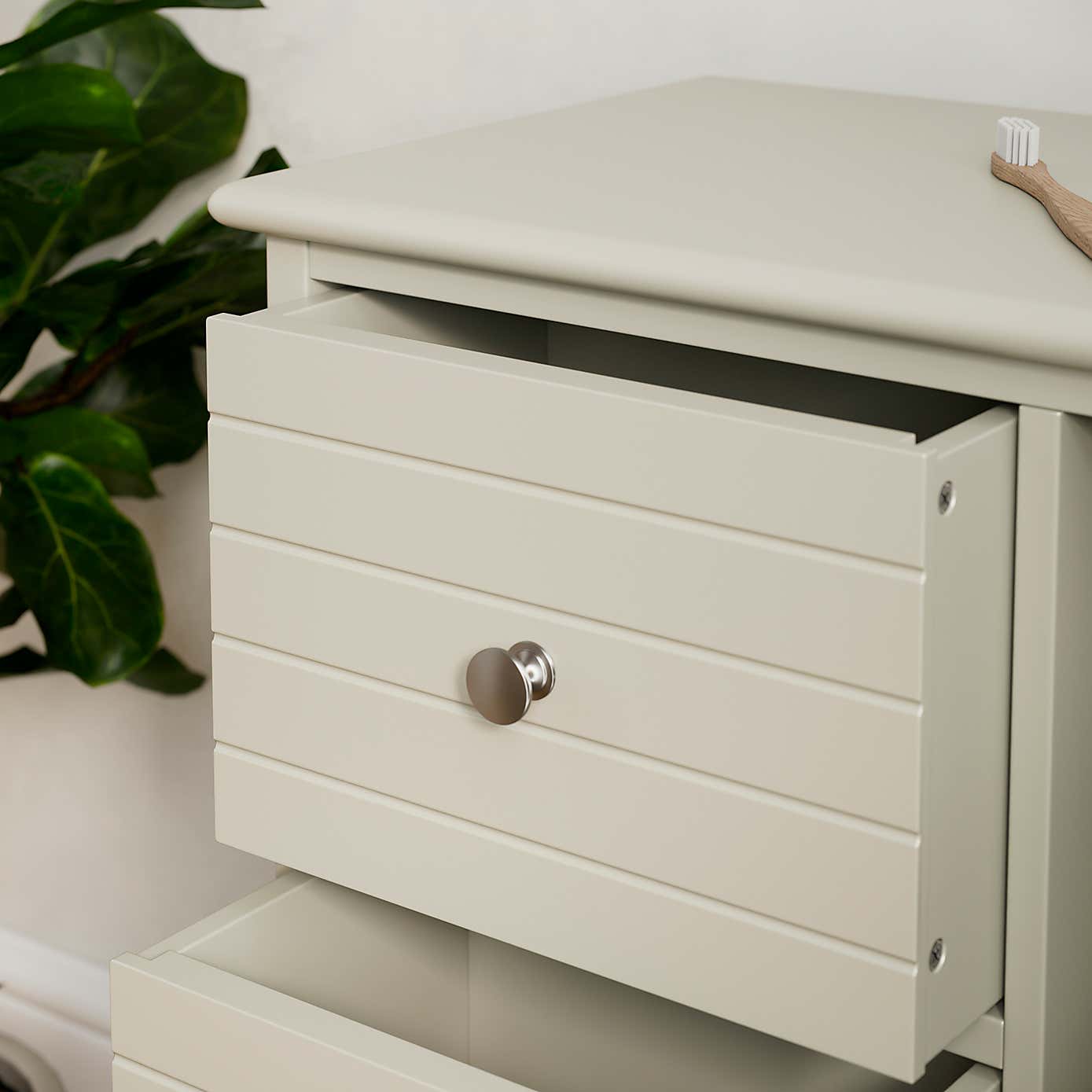 Carousel zoom image position 3 of 7