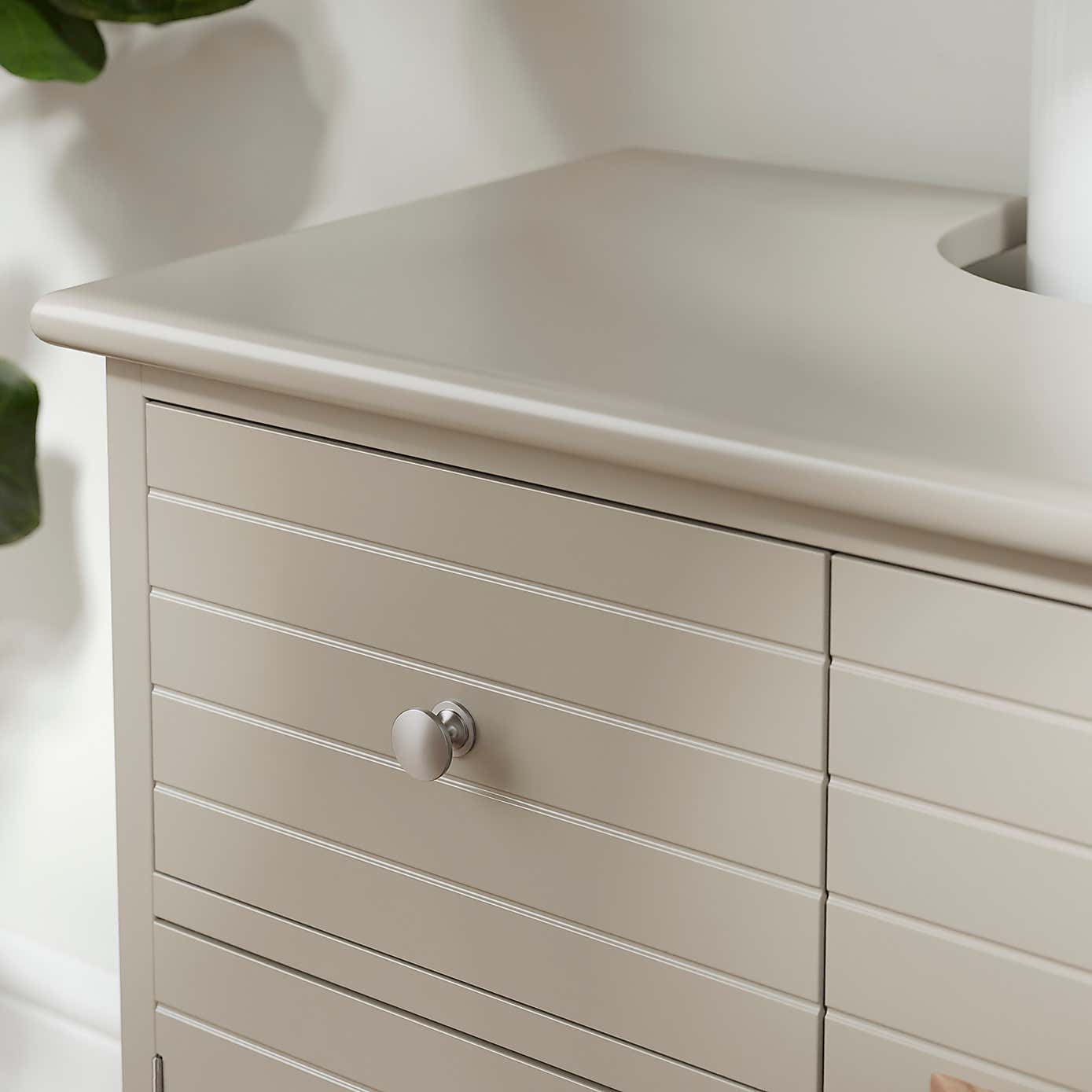 Carousel zoom image position 3 of 7