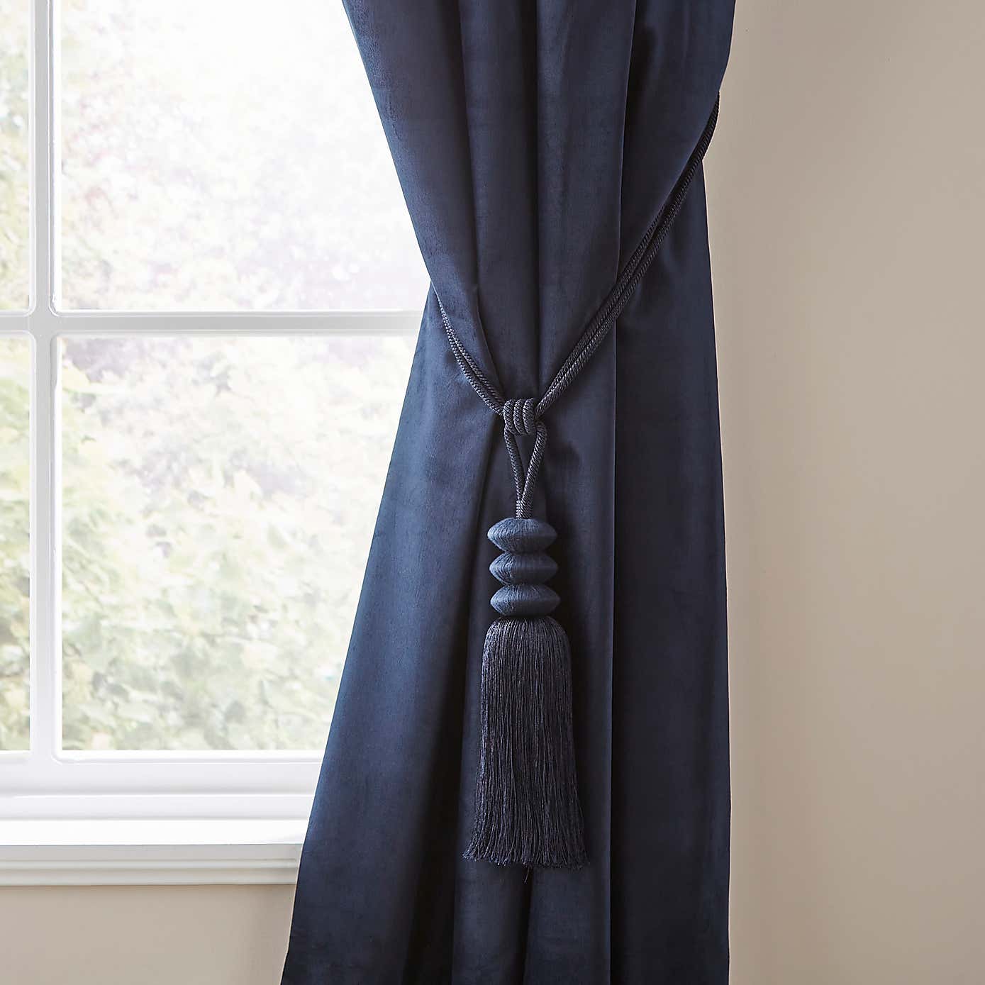 Carousel zoom image position 1 of 2