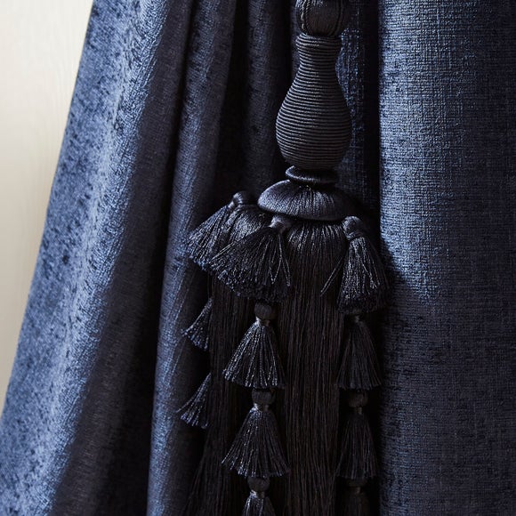 Carousel navigation image position 2 of 3