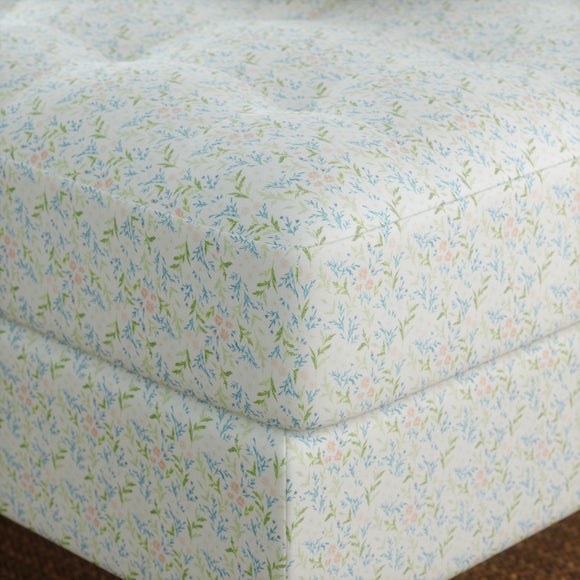 Carousel navigation image position 4 of 10