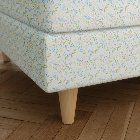 Carousel navigation image position 5 of 10