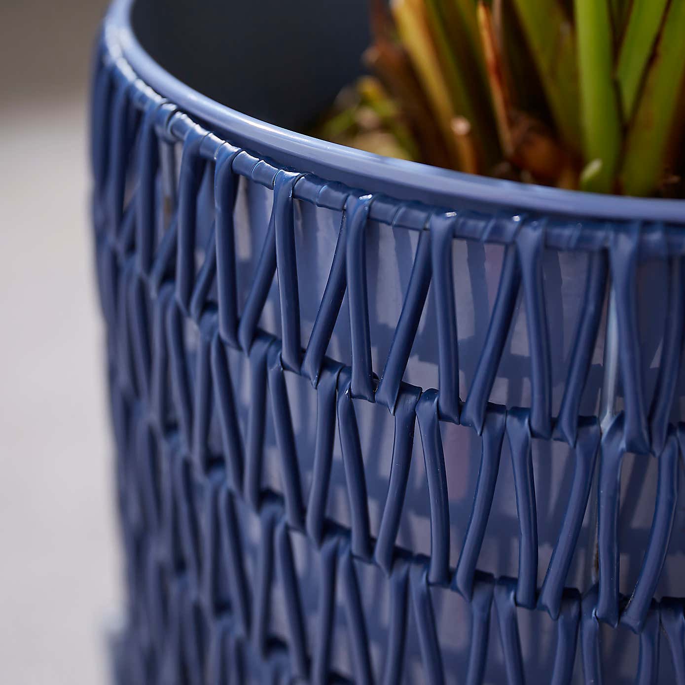 Carousel zoom image position 2 of 2