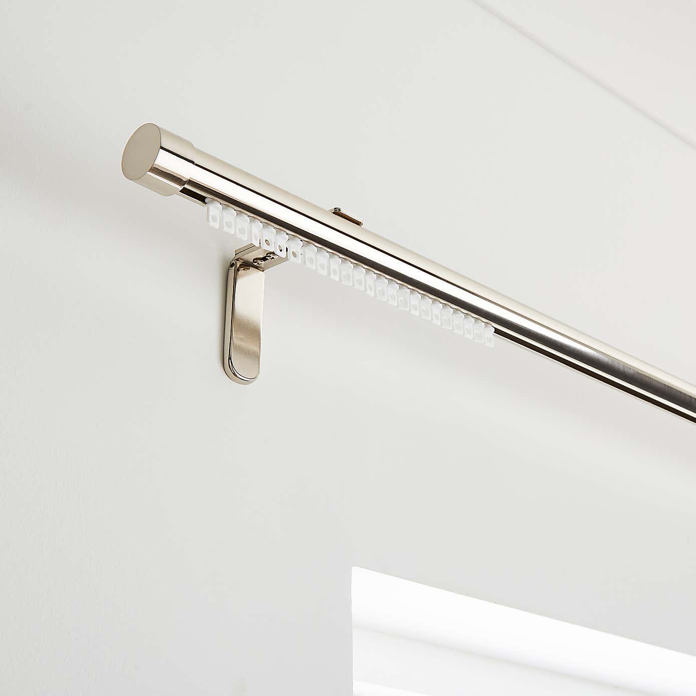 Carousel zoom image position 1 of 3