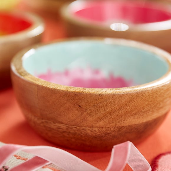 Carousel navigation image position 2 of 3