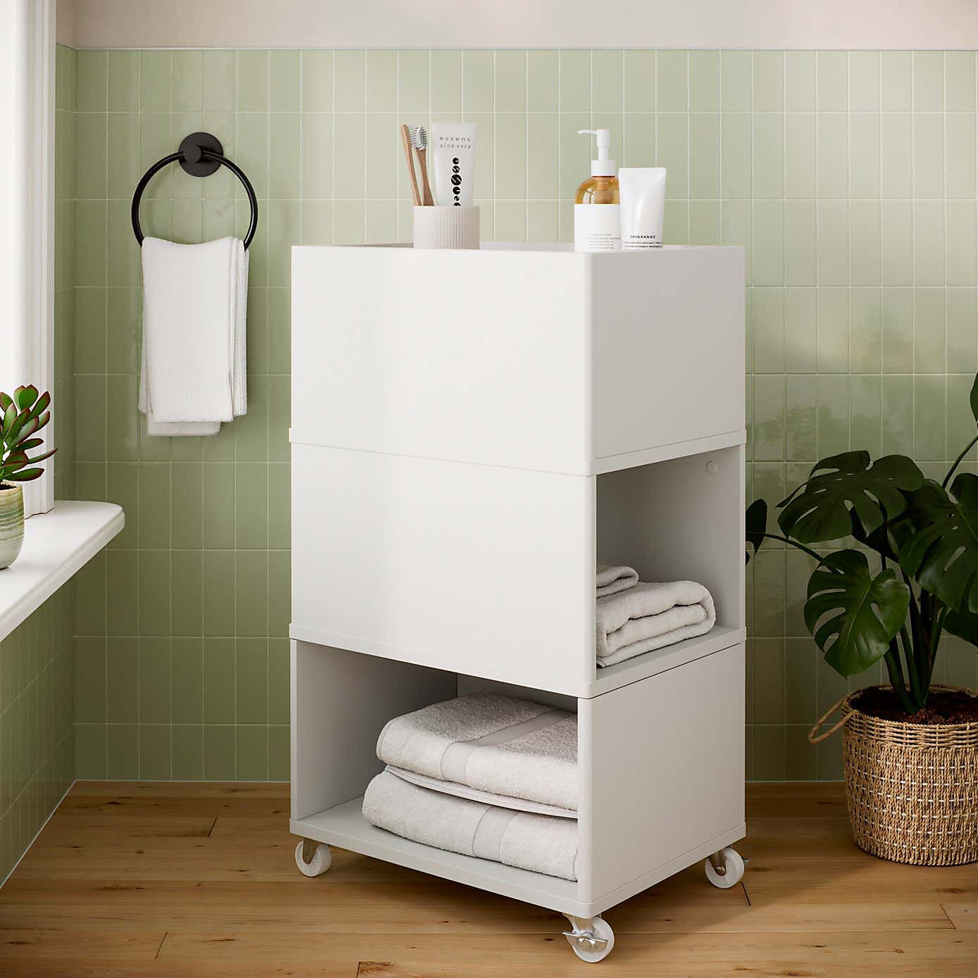 Carousel zoom image position 2 of 8