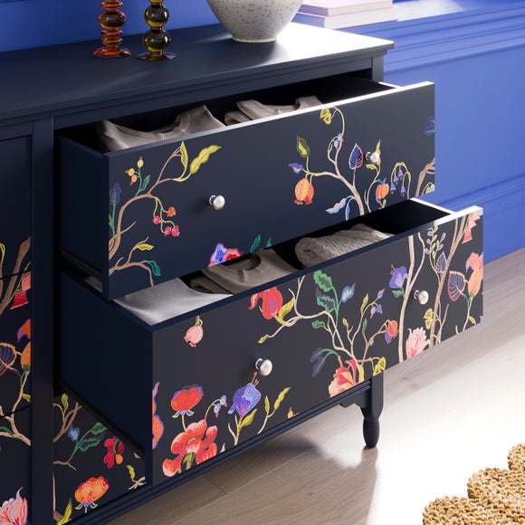 Carousel navigation image position 4 of 7