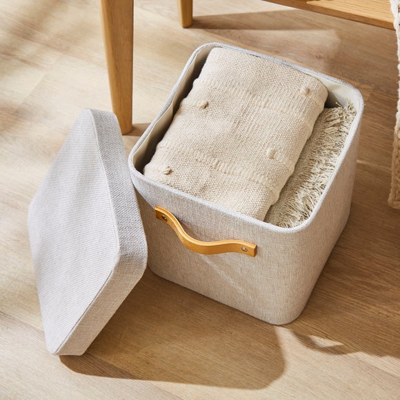 Carousel navigation image position 2 of 3