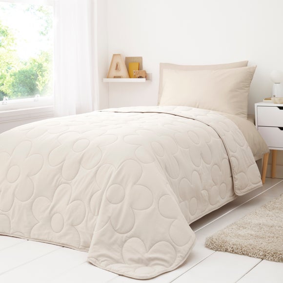 View Floral Pinsonic Bedspread 150cm X 200cm View Floral Pinsonic Bedspread 150cm X 200cm