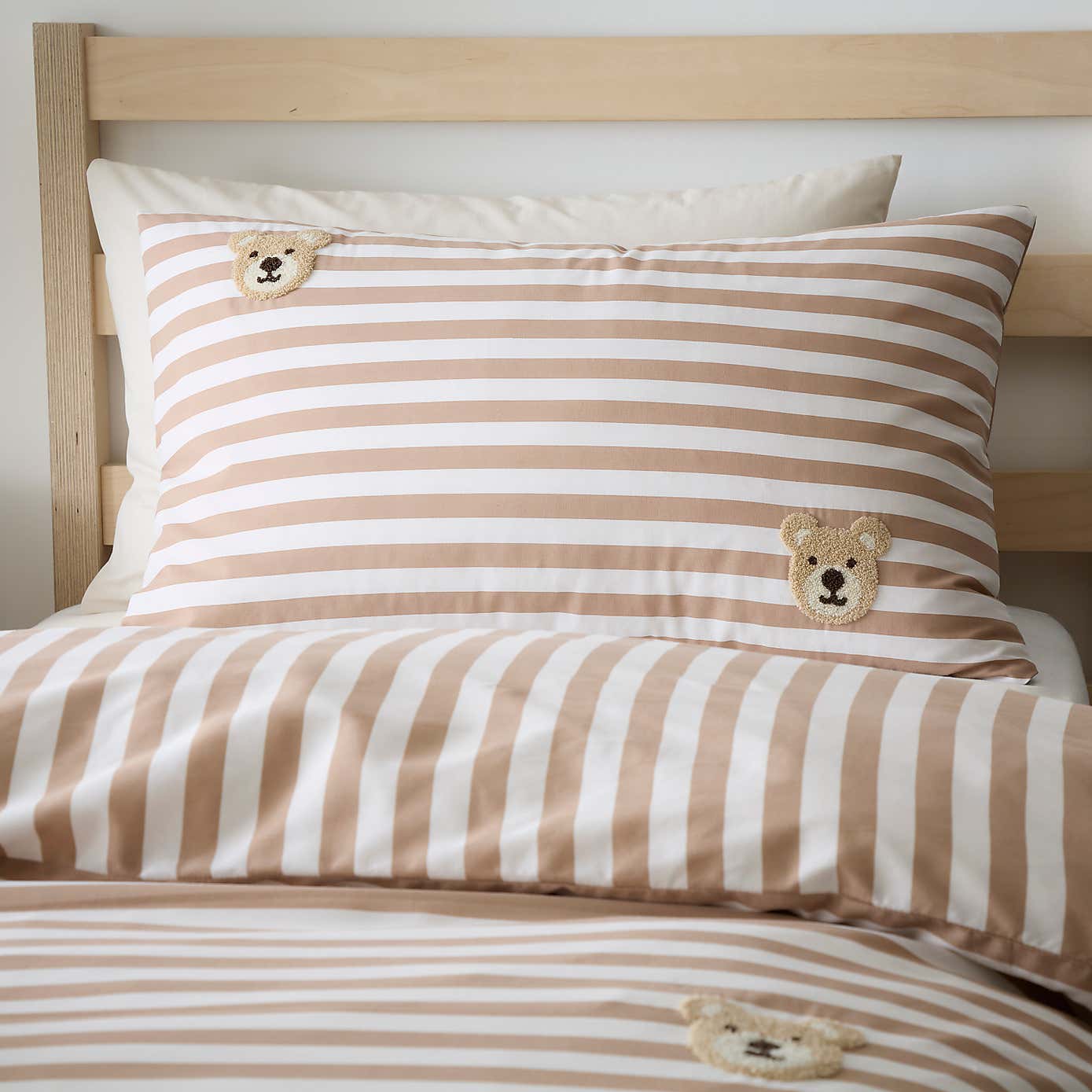 Carousel zoom image position 4 of 7