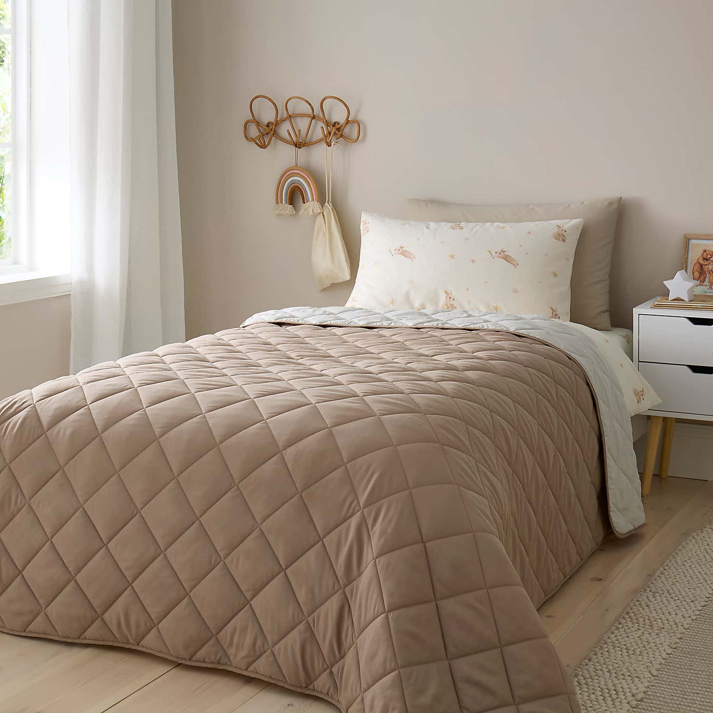 Carousel zoom image position 1 of 3