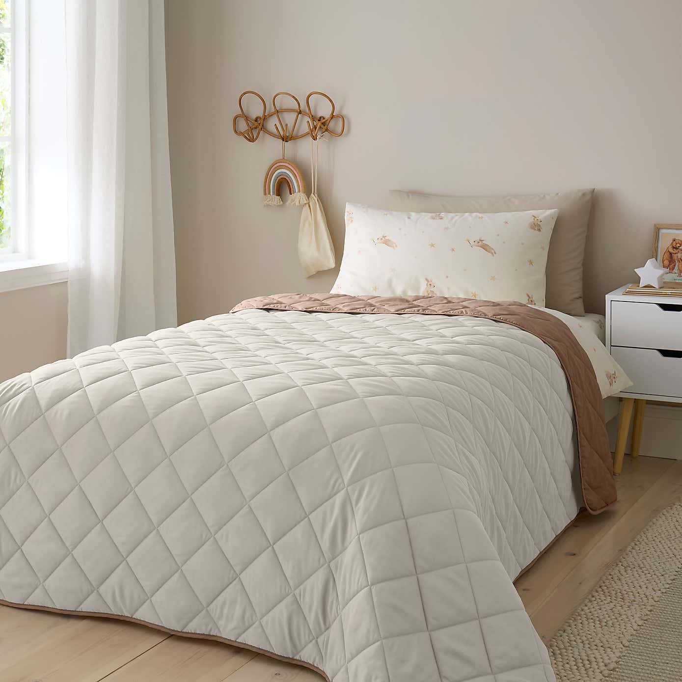 Carousel zoom image position 2 of 3