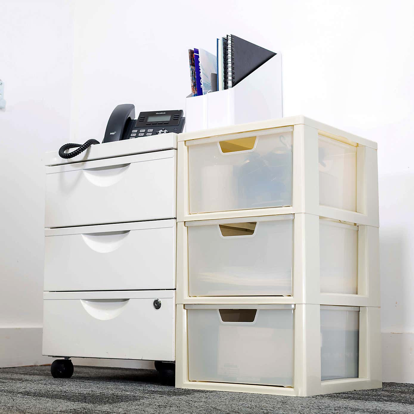 Carousel zoom image position 2 of 3