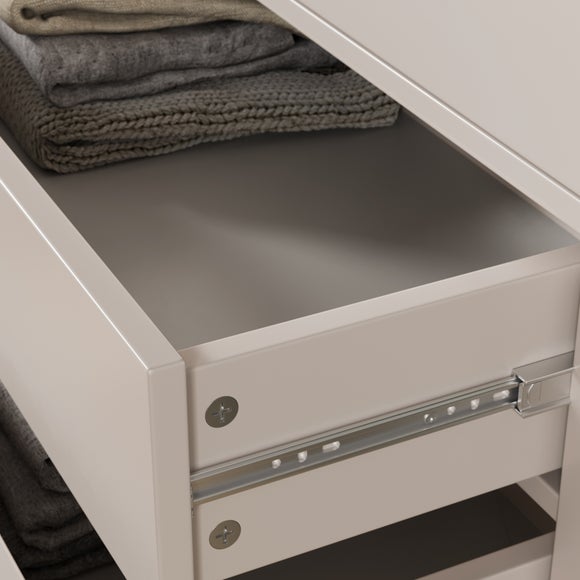 Carousel navigation image position 4 of 7