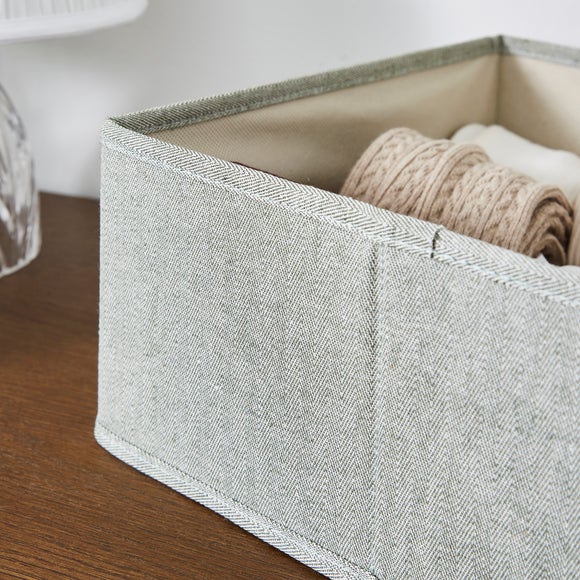 Carousel navigation image position 2 of 3