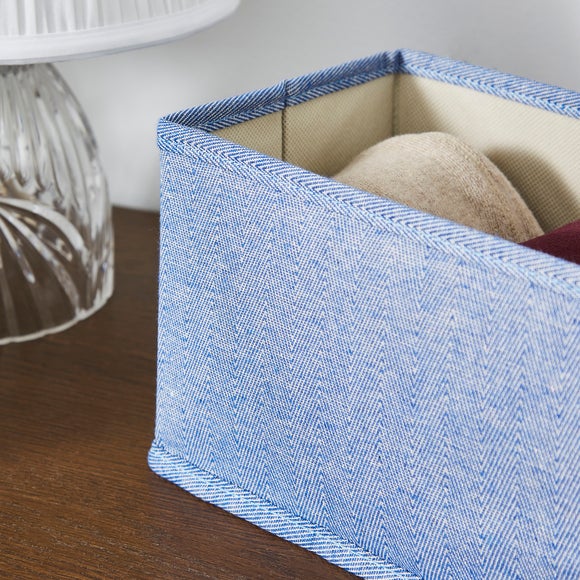 Carousel navigation image position 2 of 3