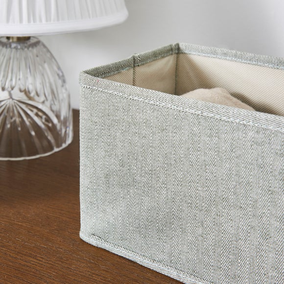 Carousel navigation image position 2 of 3